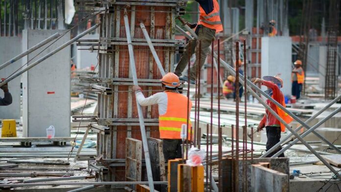 UK Construction Sector Gets 100000 Jobs Annual Commitment