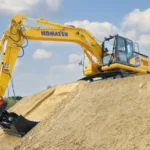Komatsu _ PC220LCi-12 in action