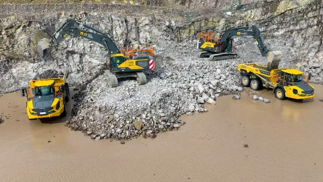 Stevens Equipment Rental supports UKs largest dry dock expansion