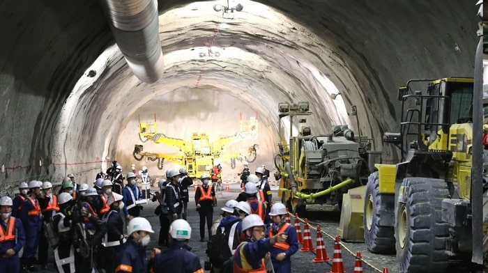 La ligne maglev du Japon arrête la construction alors que l'épidémie se propage