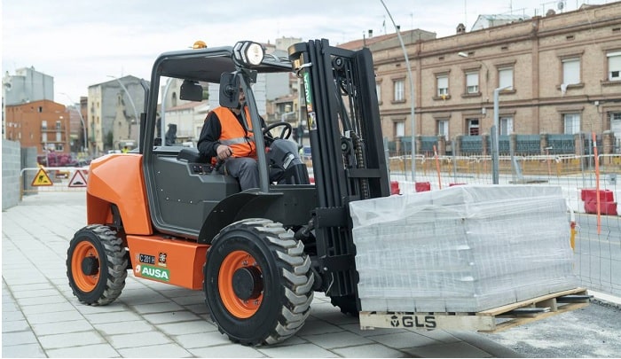 Ausa launches 'urban forklift' for construction industry
