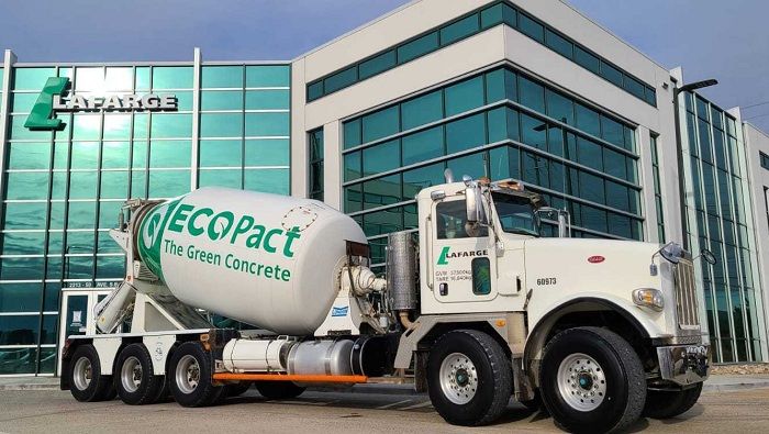 Lafarge Canada and Carbon Upcycling Technologies sign MOU to reduce carbon