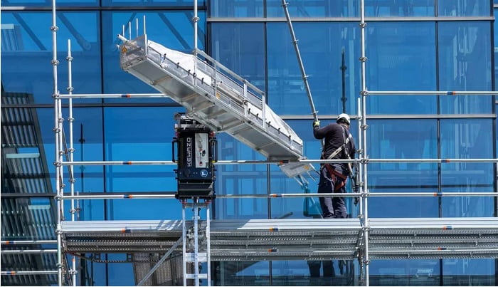 Scaffolding robot buttresses tipping construction industry